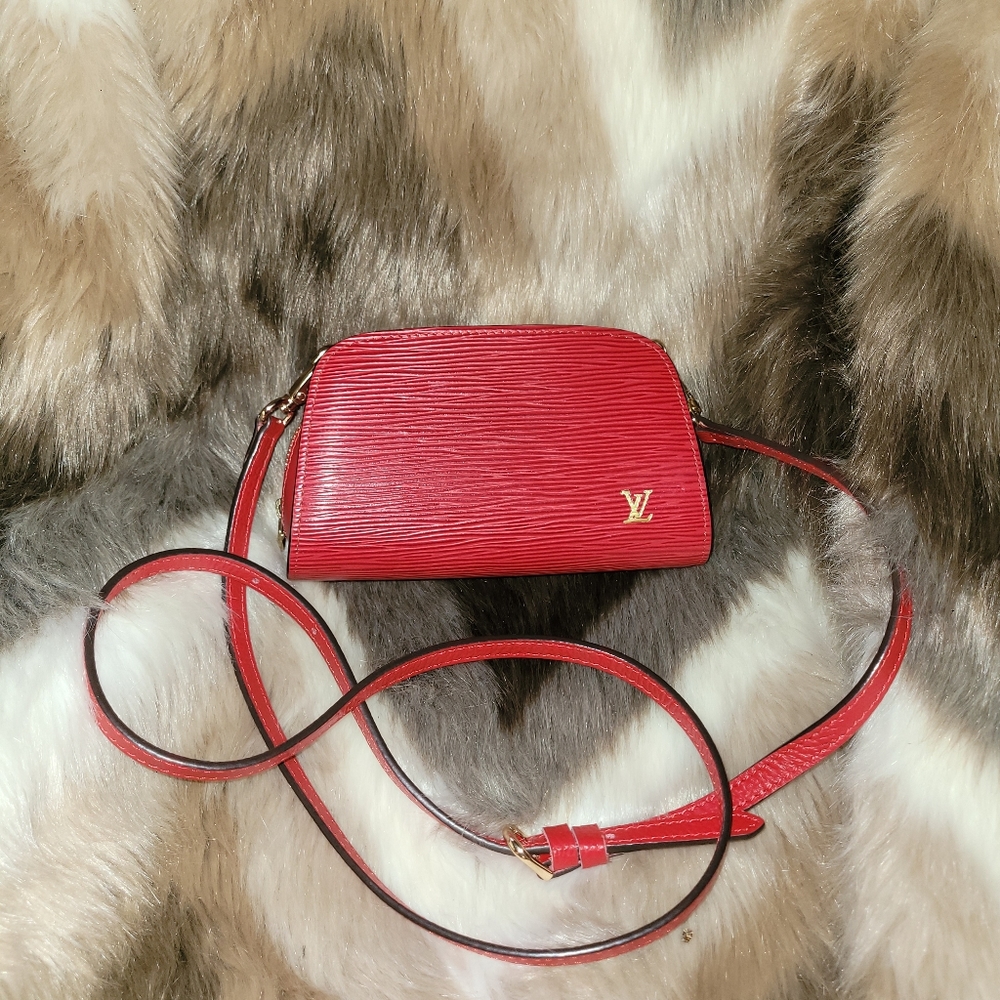 Louis Vuitton Epi Dauphine Jaune Red Clutch Toiletry Crossbody Bag Authentic